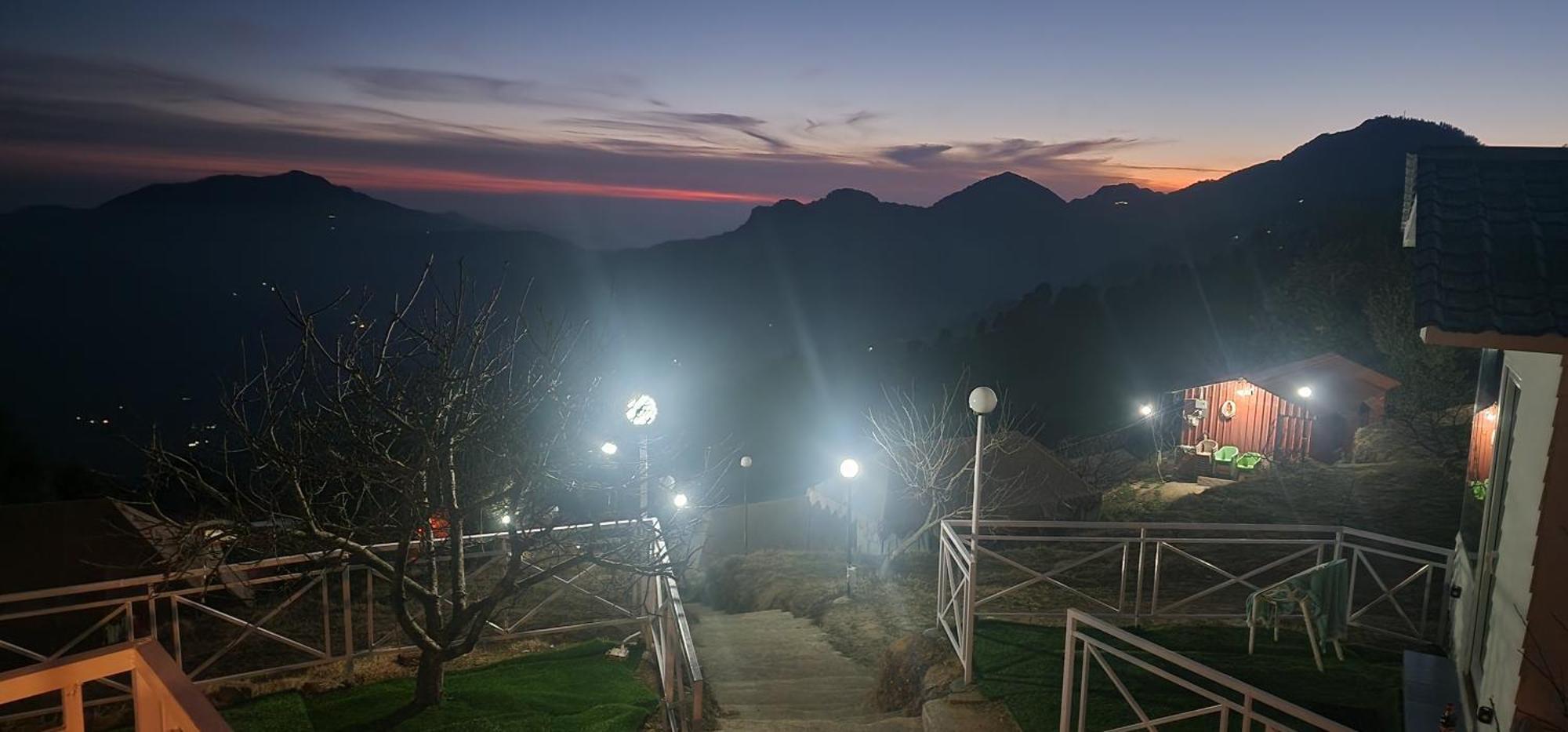 Instaview Kanatal New Tehri Luaran gambar